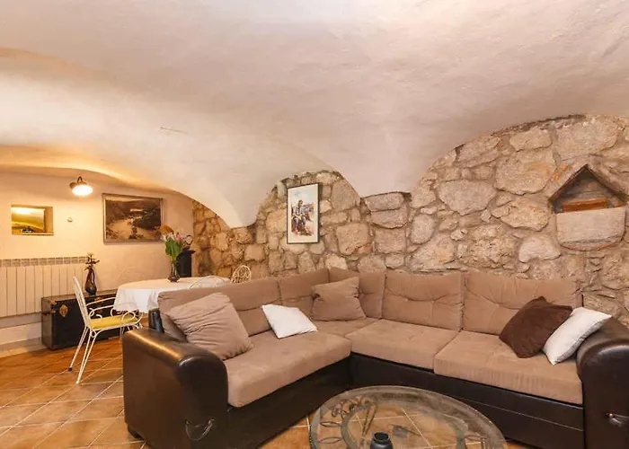 Holiday home Unit_type_terraced_house With Pool 55425 Grizane-Belgrad